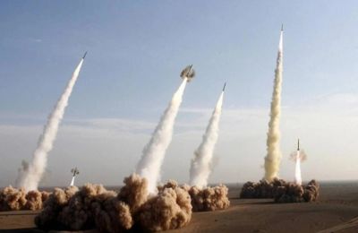 Οι απειλές του Ισραήλ ίσως οδηγήσουν σε αναθεώρηση του πυρηνικού μας δόγματος, λέει η Τεχεράνη