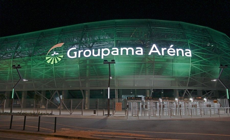 Το γήπεδο τη νύχτα