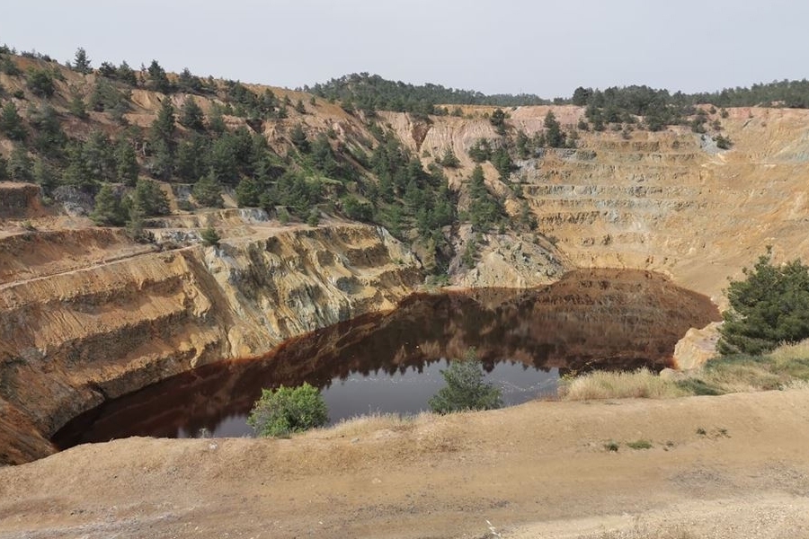 H περιοχή Κόκκινη Λίμνη στην οποία θα επικεντρωθούν οι έρευνες για εντοπισμό των θυμάτων 