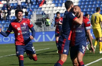 Έμεινε... όρθια κόντρα στην Κάλιαρι με δέκα η Φιορεντίνα