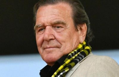 Ντόρτμουντ: Διέγραψε τον Σρέντερ από επίτιμο μέλος λόγω δεσμών με τη Ρωσία