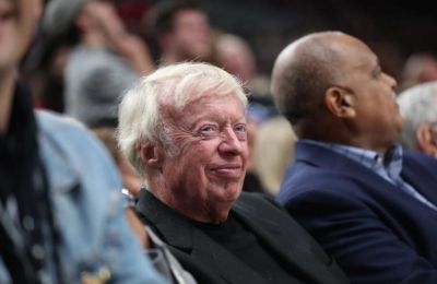 Πρόταση του ιδρυτή της Nike για την αγορά των Μπλέιζερς