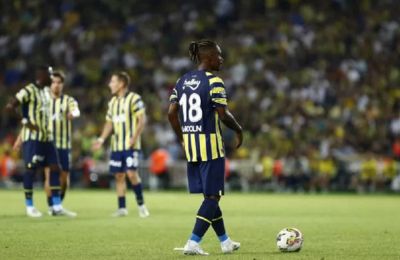 «Καμπάνα» της UEFA στη Φενέρ - Οπαδοί της φώναζαν «Πούτιν» στο ματς με τη Ντινάμο Κιέβου
