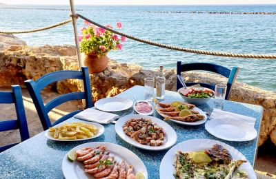 Έξι ταβέρνες για μεζεδάκια μετά τη θάλασσα