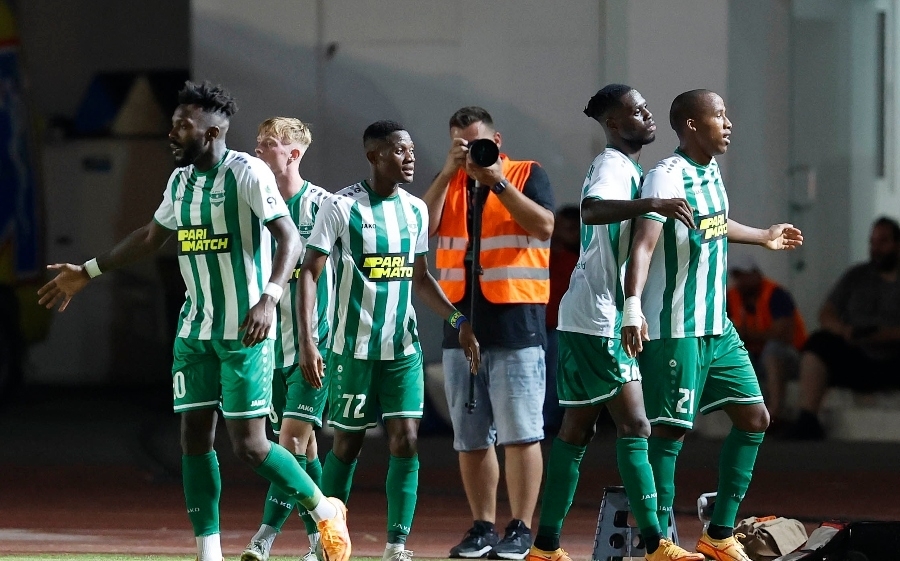 Οι πανηγυρισμοί των παικτών του Άρη στο 1-1