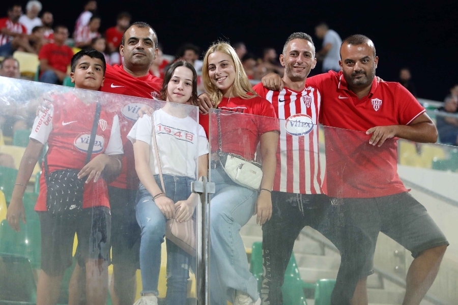 Οι φίλοι της Νέας Σαλαμίνας