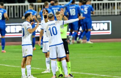VAR και διαιτητής δεν είδαν το φάουλ στον Κατελάρη (vid)