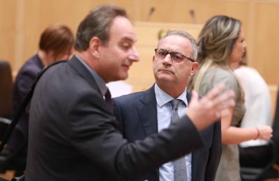 H διαχρονική κατρακύλα ΔΗΣΥ- ΑΚΕΛ - Oι ευαισθητούληδες παντός είδους…σιωπούν