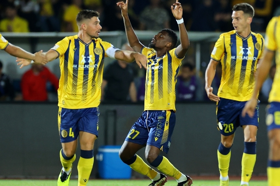 Ο πανηγυρισμός του Τσιμπόλα στο 2-1
