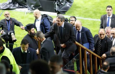 Από που ως που ο κάθε βλαξ  αποφασίζει αν θα δούμε  ένα ματς; 