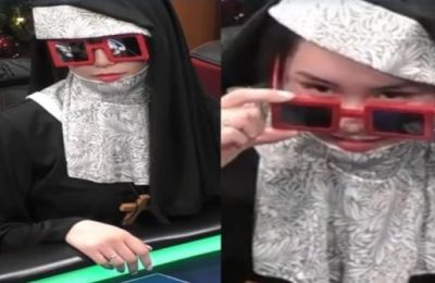 Κατά την διάρκεια του livestream αρκετοί ήταν αυτοί που παρατήρησαν πως η Sashimi κατέβαζε την μπλούζα της, προκείμενου να δείξει το στήθος της