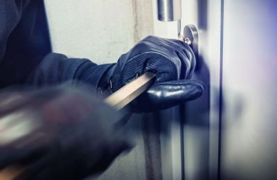«Ήμουν γυμνός, οπότε φόρεσα γρήγορα κάτι και έτρεξα έξω»