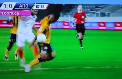 Το πέναλτι  που ζήτησε ο ΑΠΟΕΛ (vid)