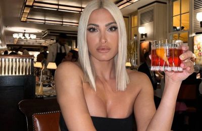 Ο Χριστόφορος Παπακαλιάτης μιλάει για το ‘Μaestro’, πώς «έφτασε» στο Netflix και πώς αντέδρασε όταν ενημερώθηκε ότι η παγκόσμια πλατφόρμα απάντησε θετικά για τη σειρά του.