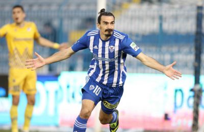 Παίρνει τα μισά