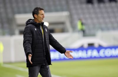 Γιανέφσκι: «Πρέπει να σκεφτώ αν θα μείνω εδώ»