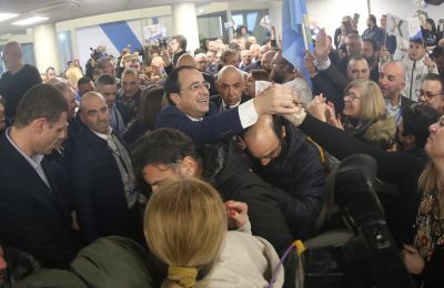 Έξαλλος ο Πρόεδρος με τα έκτροπα - «Αρκετά με το θέμα αυτό...»