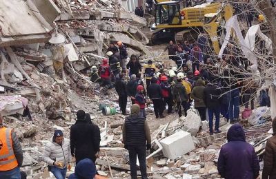 «Tι κοιτάτε; Εσείς ήσασταν, και οι 12. Τέρατα»
