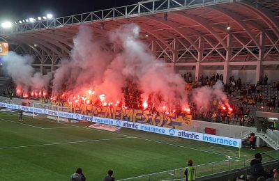 «Εσείς Βαλεντίνο, εμείς ΑΕΛ» (vids)