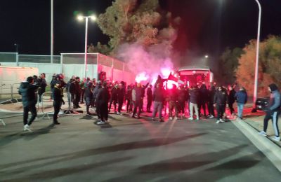 ΑΕΚ: Υποδοχή αποστολής με pyro show (vid)