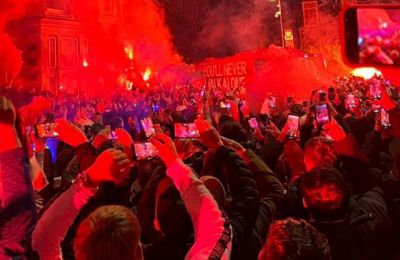 Καυτή ατμόσφαιρα από τους οπαδούς της Λίβερπουλ