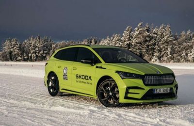 Το Škoda Enyaq RS iV επιτυγχάνει δύο ρεκόρ Guiness