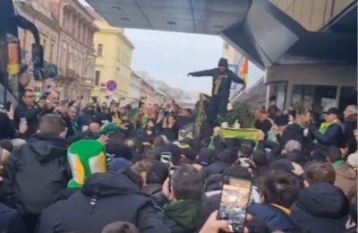 Τρελό pre-game οι ΑΕΚτζήδες! (vid)
