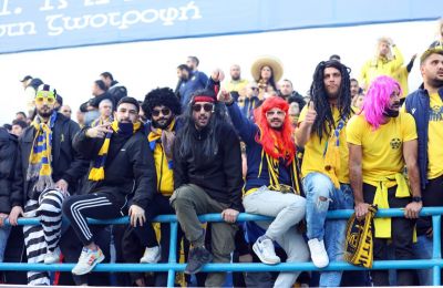 Μασκαραμένοι στο ΠΑΠ οι ΑΕΛίστες (pics)