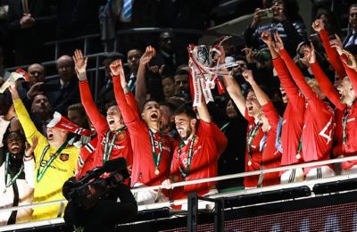 Η απονομή του League Cup στη Μάντσεστερ Γιουνάιτεντ!