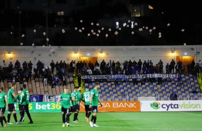 Τους αποχαιρέτησαν με λευκά μπαλόνια 