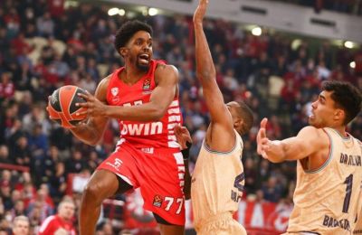 Μέγας… Σλούκας με επικό buzzer beater «ξέρανε» τη Φενέρ!