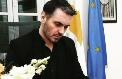 Καλοκαιρινές στιγμές σε σκάφος για την Αντιγόνη Τασουρή