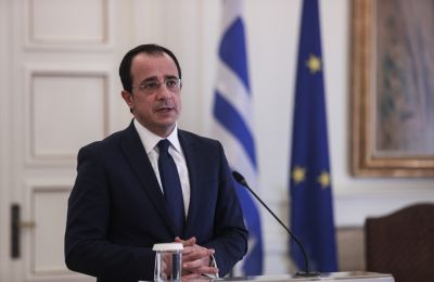 Σάντης για χρέος