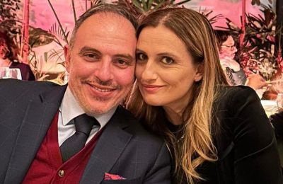 Με λαούτα και βιολιά «καπνίζει» τον γιο της η Κάτια Θεοδότου