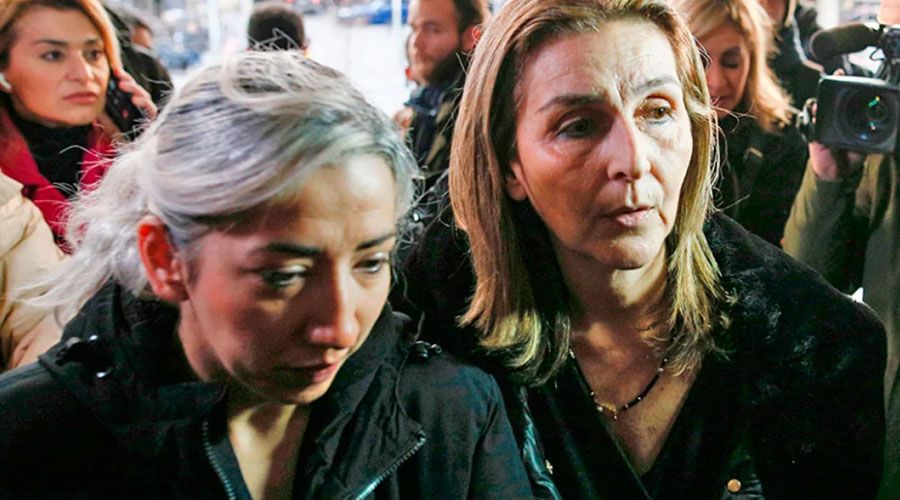 «Tι κοιτάτε; Εσείς ήσασταν, και οι 12. Τέρατα»