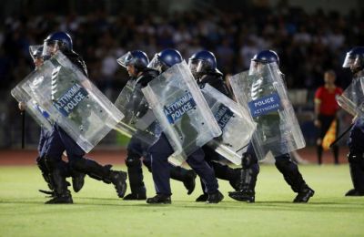 Ας τους λύσουμε λοιπόν τα χέρια… 