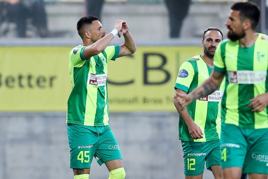 Ο πανηγυρισμός του Γκιούρτσο στο 1-0