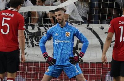 Σκόουλς: «Ο Ντε Χέα φταίει και στα τρία γκολ»