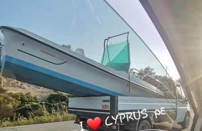 Διαρρήκτης έγινε viral για τα... χάδια του στον σκύλο του σπιτιού που «ξάφριζε (vid)