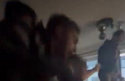«Τα γυαλιά, τα γυαλιά» (vid)