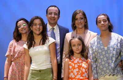 Χριστοδουλίδης - Καρσερά: Η κόρη τους τραγουδά την ''Μηλιά'' και εντυπωσιάζει