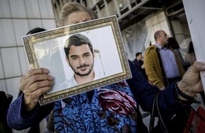 Δύο άνδρες 53 και 54 χρόνων αντίστοιχα, συνελήφθησαν ήδη για ανθρωποκτονία από πρόθεση σε ήρεμη ψυχική κατάσταση και αρπαγή κατά συναυτουργία
