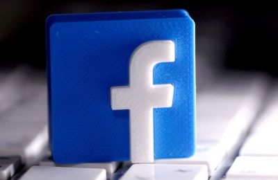 Facebook: Στέλνει αυτόματα αιτήματα φιλίας σε χρήστες που «κατασκοπεύουν» άγνωστοι