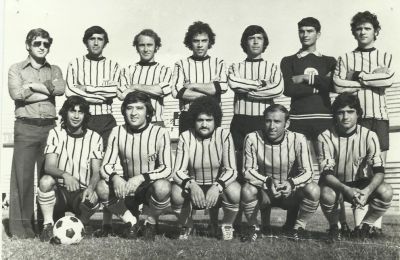 Ομάδα του ΑΣΙΛ στα μέσα της δεκαετίας του 1970. Ο τερματοφύλακας είναι ο Κυριάκος Κουής.