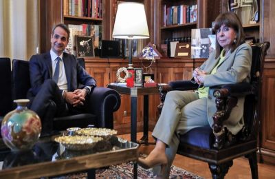 Εκλογές το συντομότερο δυνατόν, ενδεχομένως και στις 25 Ιουνίου , είπε ο πρωθυπουργός στην Κατερίνα Σακελλαροπούλου