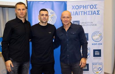 Από αριστερά, Τόμας Κβιατκόβσκι, Μενέλαος Αντωνίου και Σιμόν Μαρτσίνιακ. 