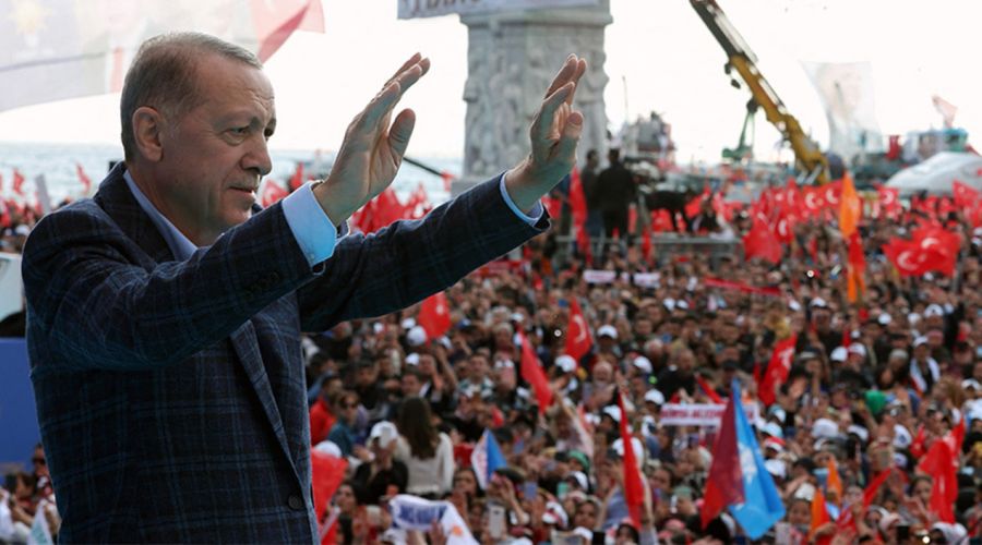 Πανηγυρίζουν οι ψηφοφόροι του Ερντογάν