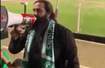 Πανό Ομονοιατών για τον ιερέα! (pic)