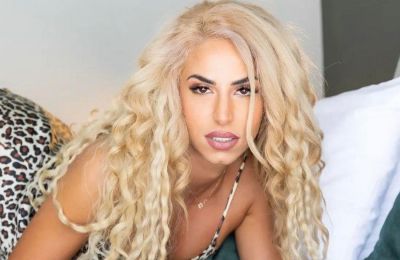 Η Αναστασία Γιούσεφ σε λούνα παρκ στην Αγία Νάπα