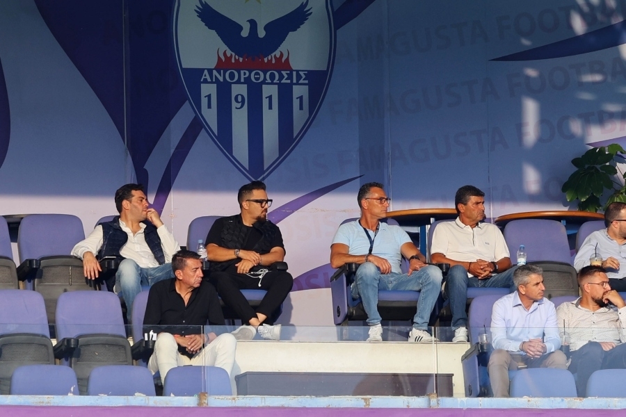Ο Ανδρέας Σάντης με τους συνεργάτες του